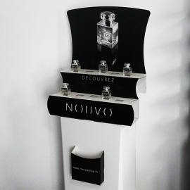 Présentoir pour testeurs pour une marque de parfums